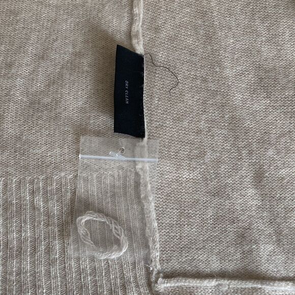 C By Bloomingdales 2 Ply Cashmere Foley Tunic in Heather Tan. Size XS. - Picture 5 of 7